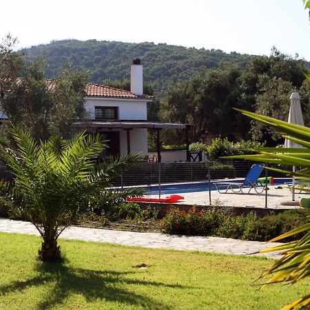 Razi Beach Lefokastro Exterior photo
