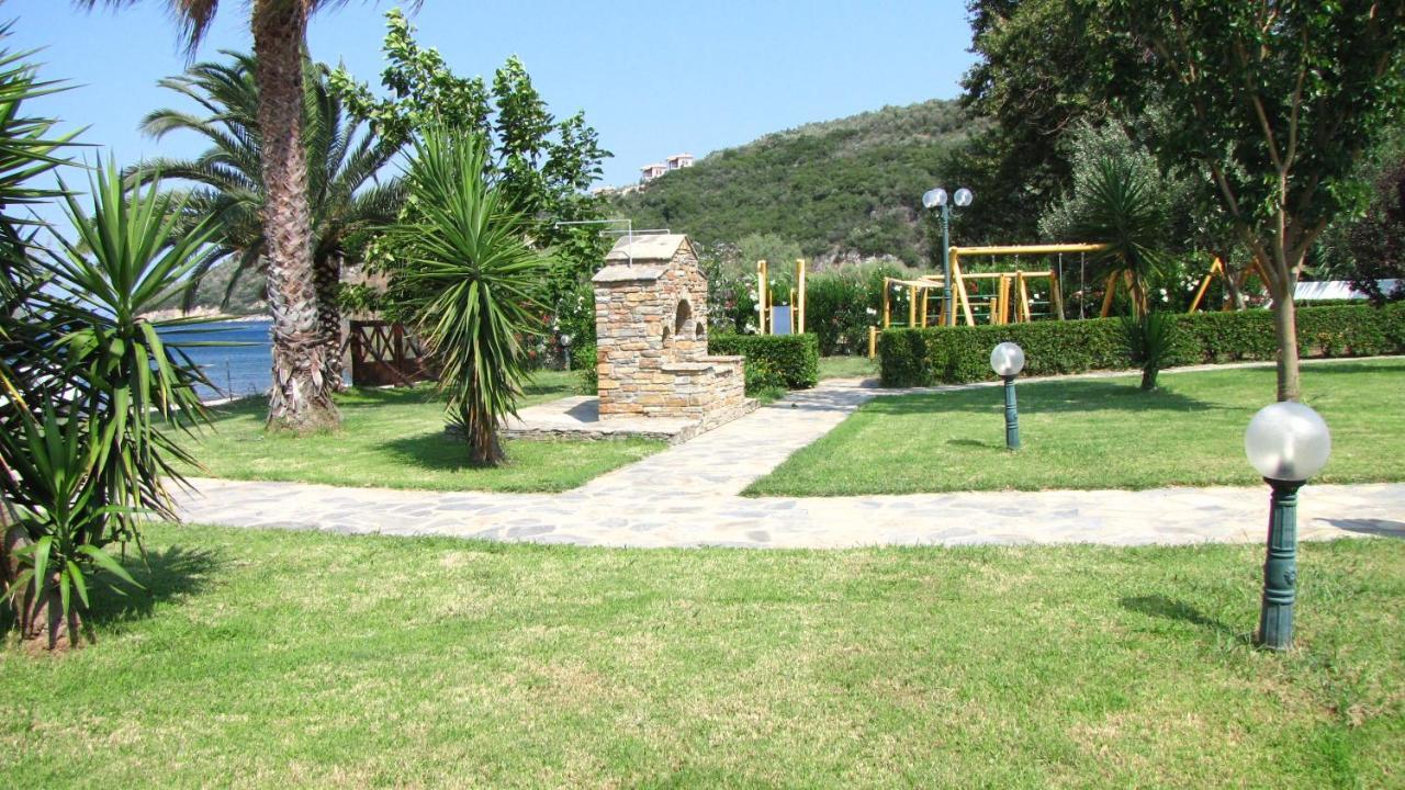 Razi Beach Lefokastro Exterior photo
