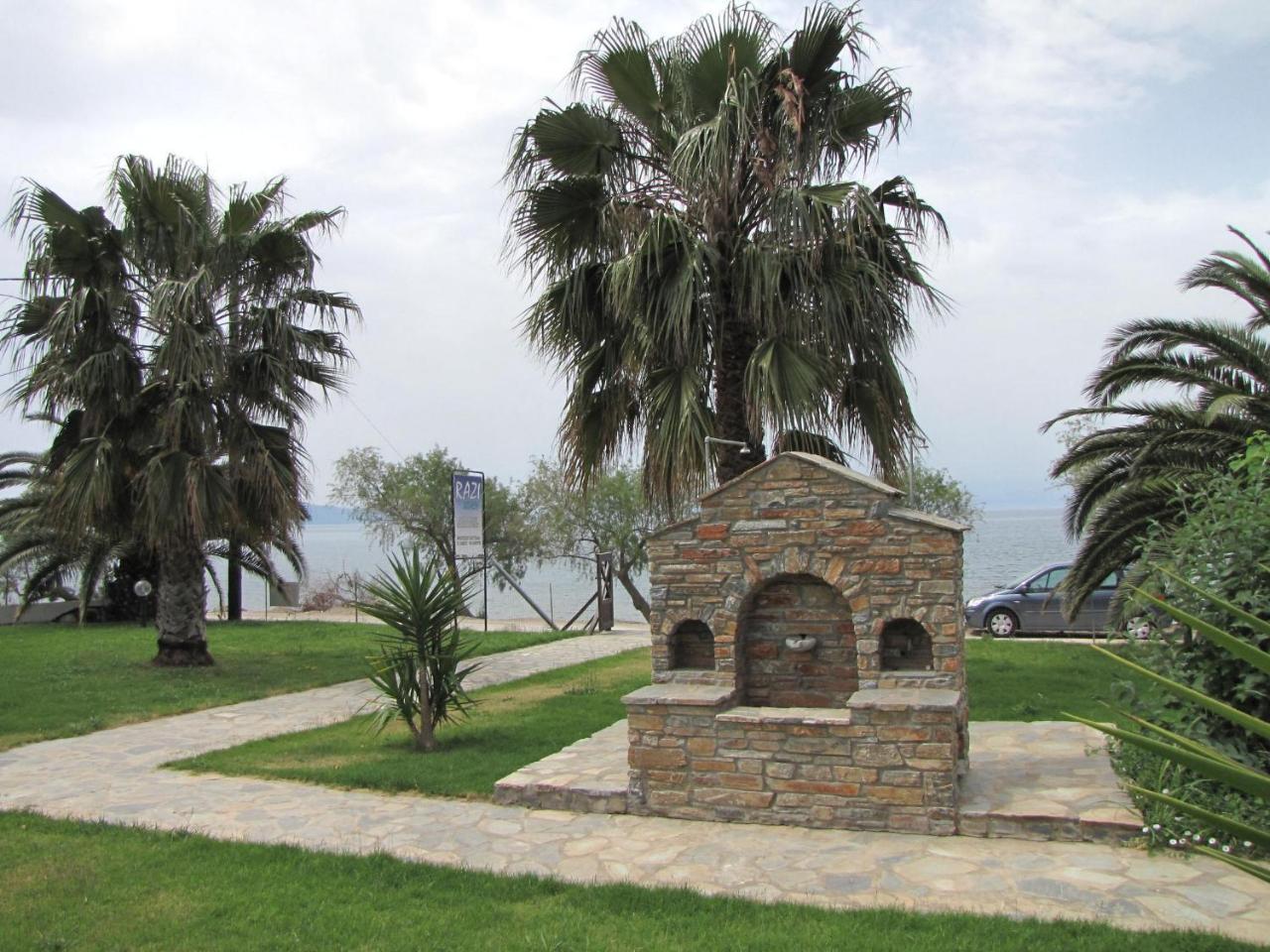 Razi Beach Lefokastro Exterior photo