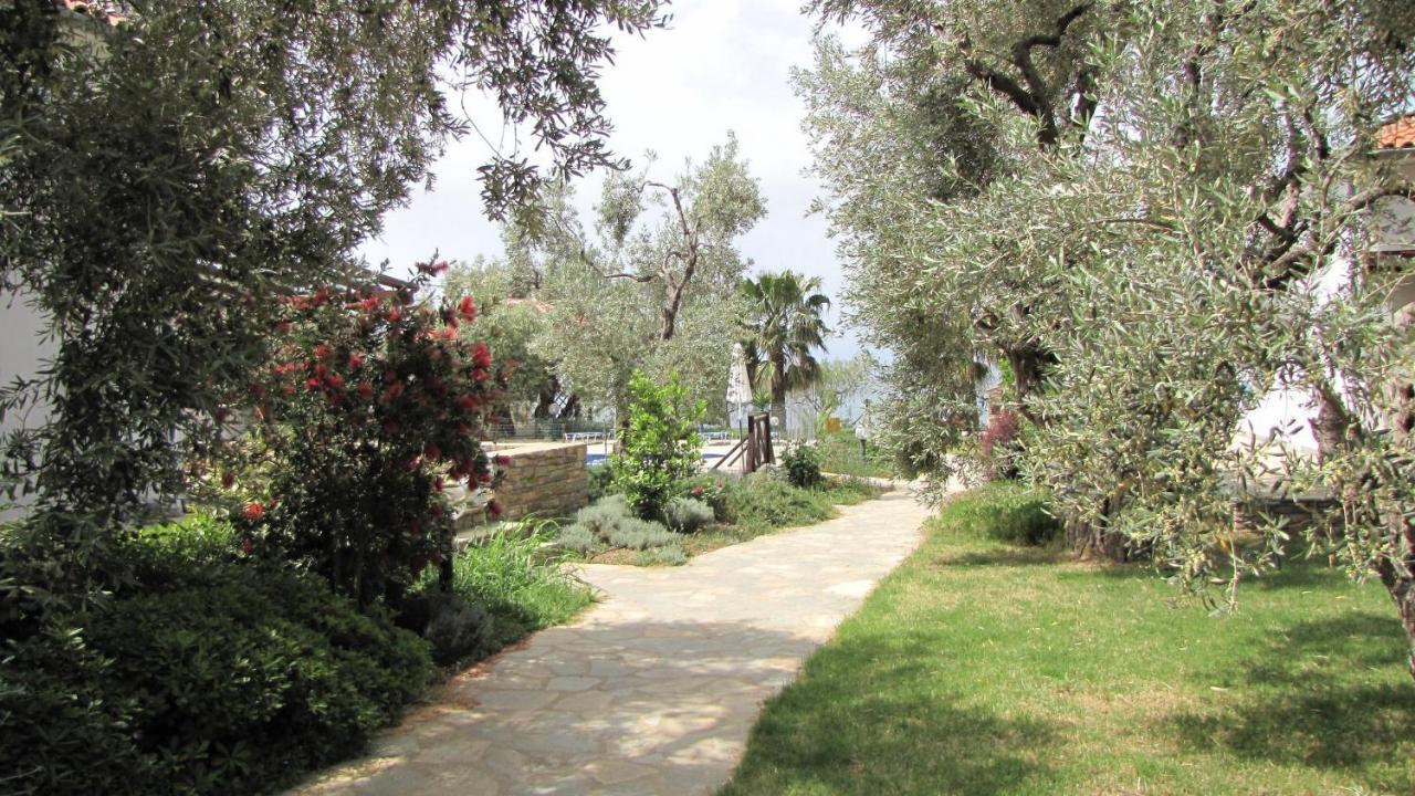Razi Beach Lefokastro Exterior photo
