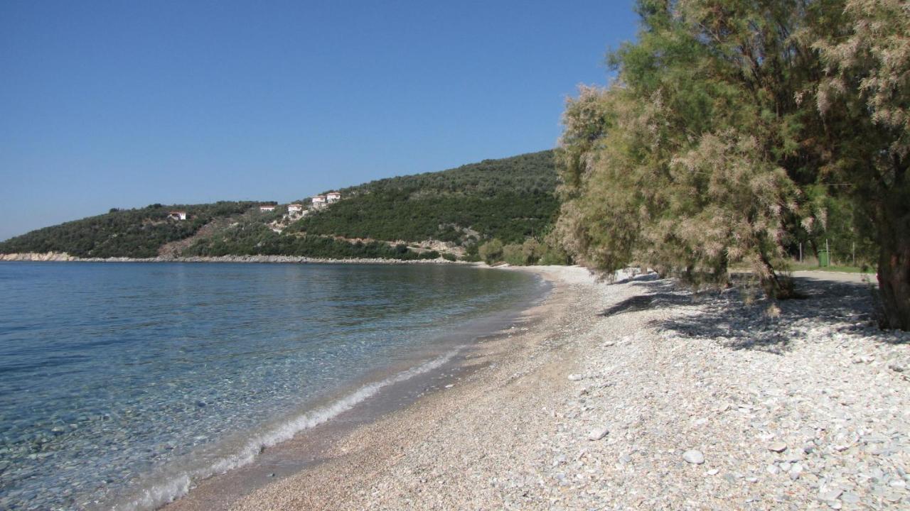 Razi Beach Lefokastro Exterior photo