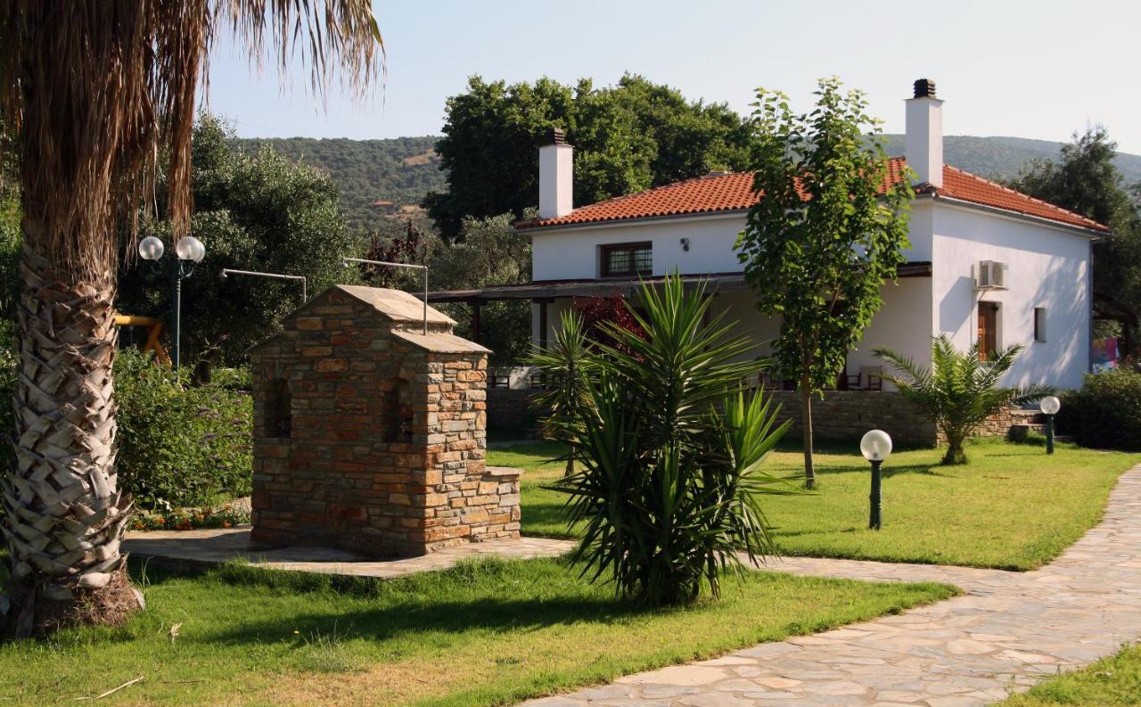 Razi Beach Lefokastro Exterior photo